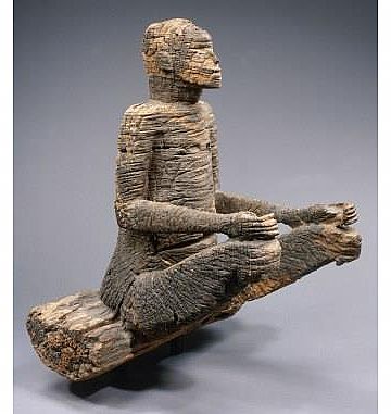 פסלי מבמבה_דמות יושבת (הגדל)