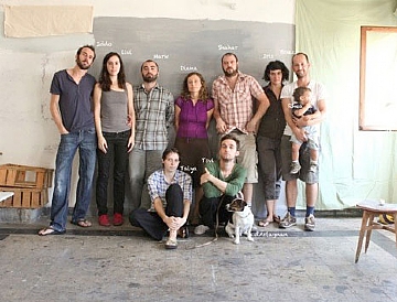 ‫"האגף" גלריה לאמנות בחיפה (הגדל)