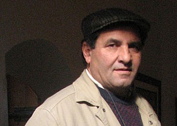 נער החצר של קסטל ופרנקל פרנל ונושא המזוודות של גוטמן (הגדל)