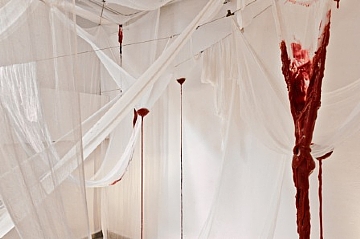 אתי אסתר נאור , 2012, פרט מתוך מיצב בטכניקה מעורבת (הגדל)