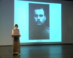 מבעד לחזותי: אמנות שמתקיפה חיבורים,  1917- 2008